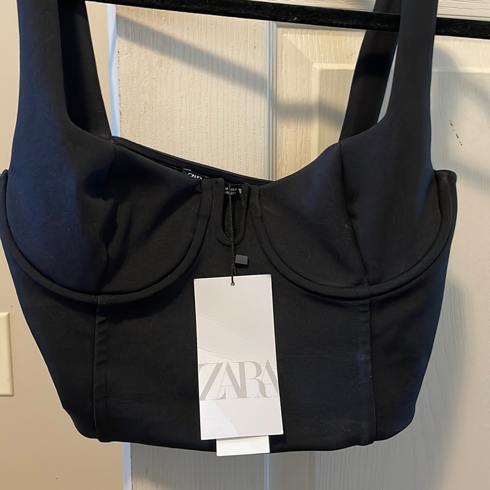 ZARA | black crop top, brand new size M